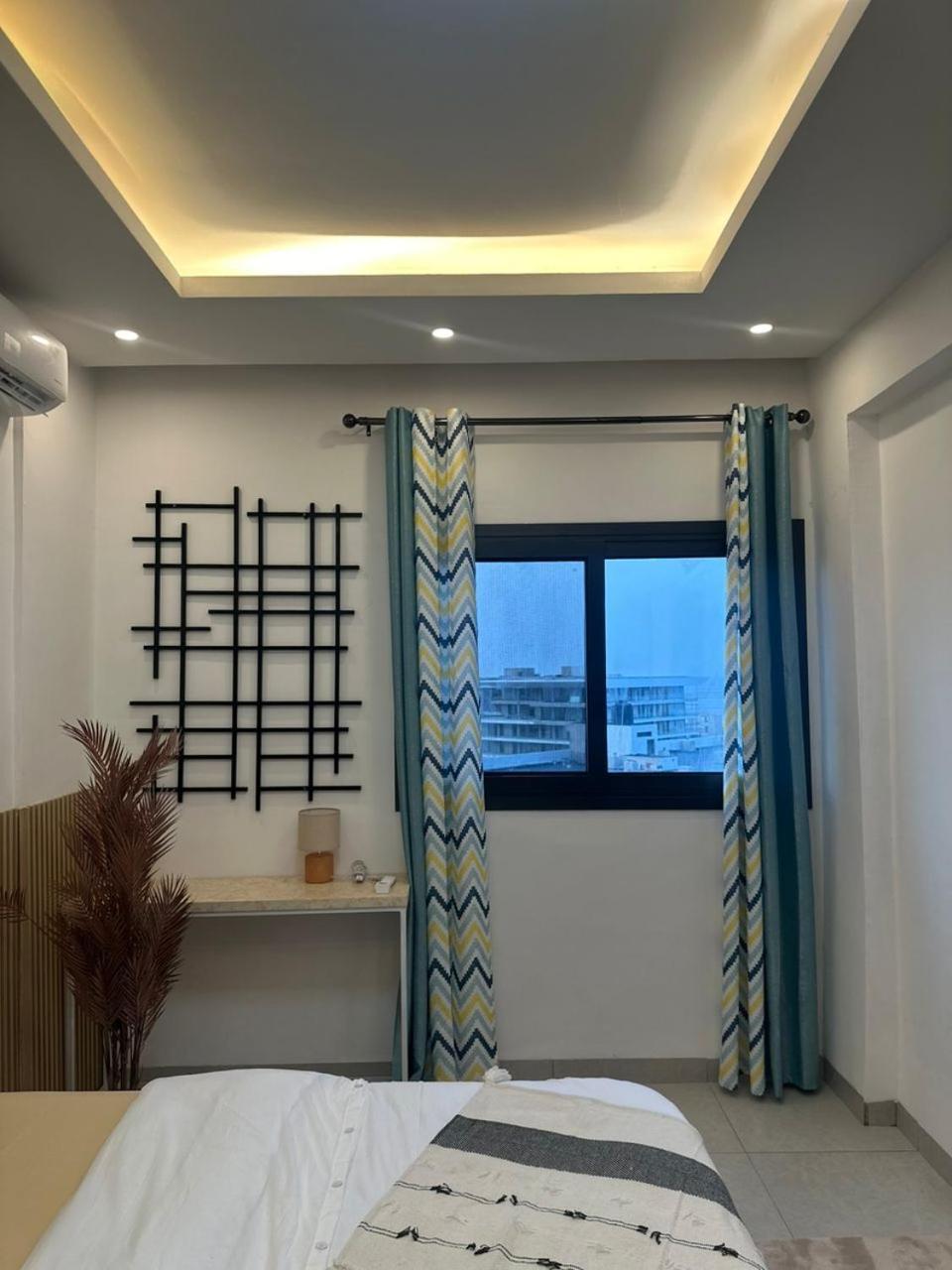 Apartment Luxueux - 2 Pieces Ou 4 Pieces - Quartiers Prises D'almadies Et Ngor